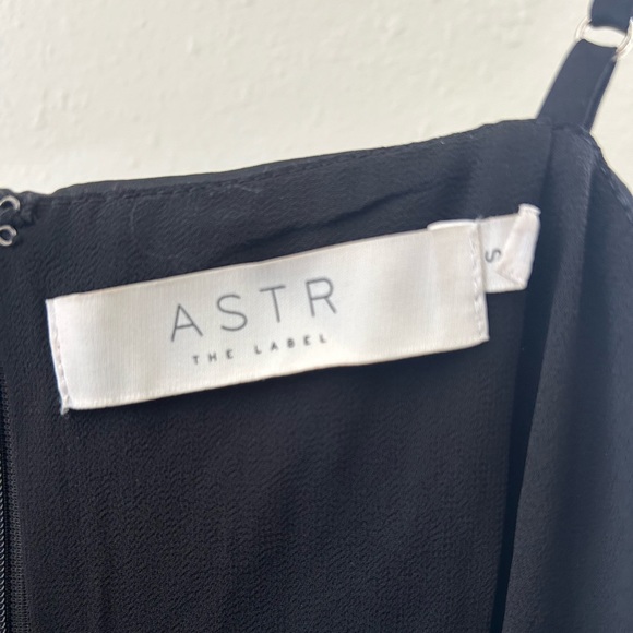 ASTR Dress - Picture 8 of 8